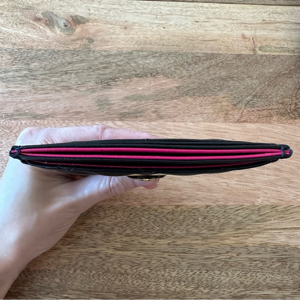 🆕 Authentic Chanel Black Quilted Lambskin Card Holder w/Gold Enamel CC Heart - Picture 8 of 14